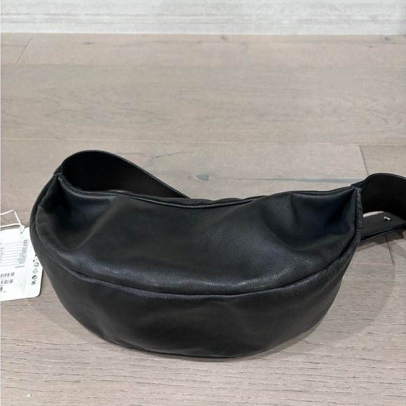 COS LEATHER SWING BAG | BLACK - Picture 7 of 12